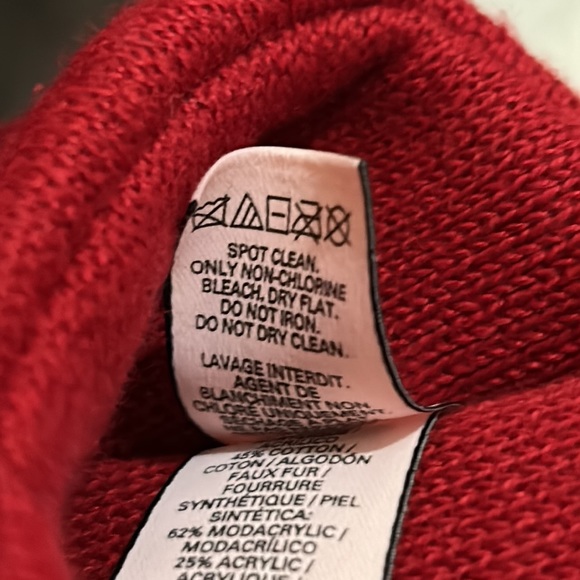 Victoria’s Secret Red Pom Pom Slippers Size Large (9-10)  NWT - Picture 5 of 5